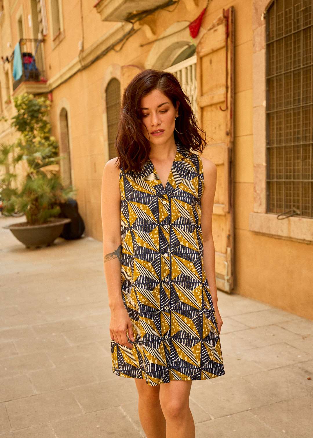 Vestido evasé sin mangas SABA bolsillos